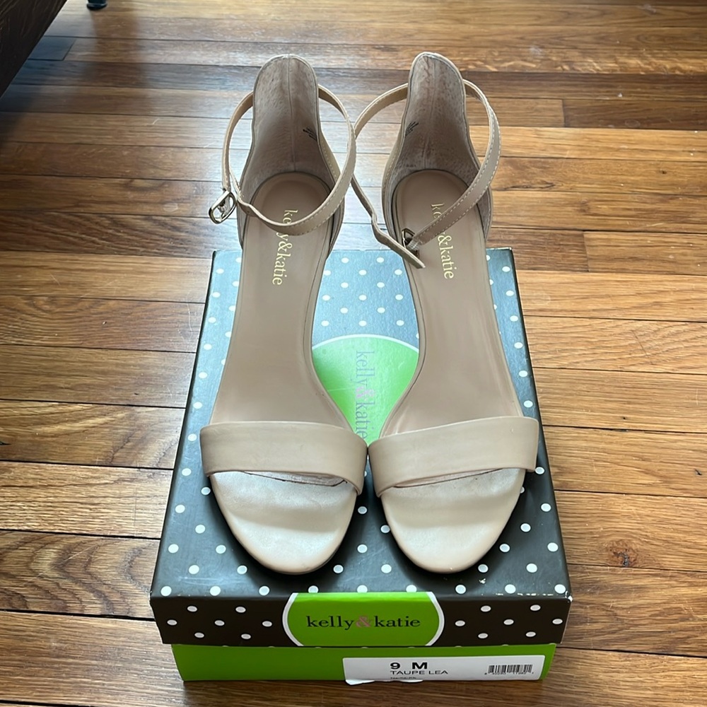 Kelly & Katie nude straps heels - size 9